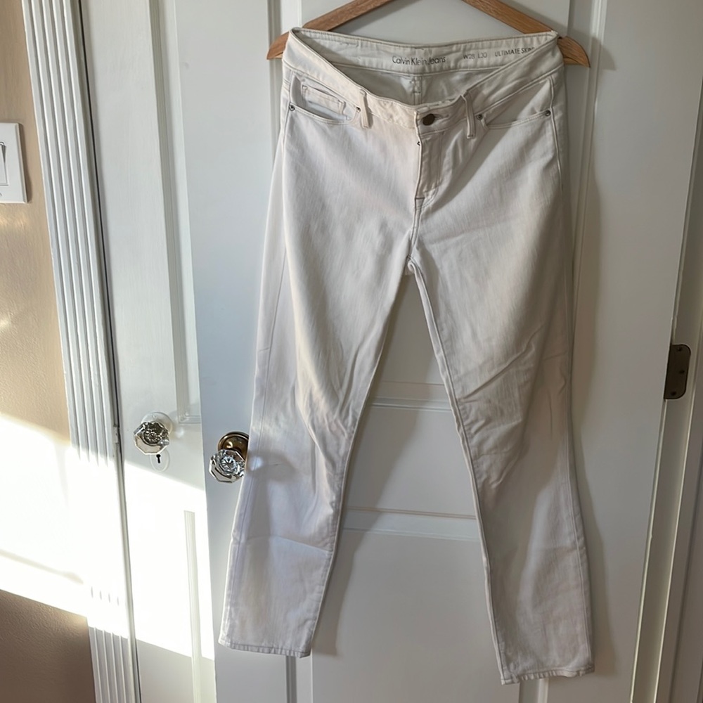 White Calvin Klein skinny jeans
